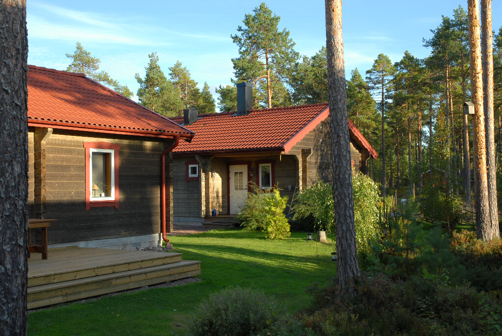 Blockhütten auf Sollerön
Die Hütte rechts haben meine Frau und ich für unseren Schwedenaufenthalt angemietet. Hatte sogar Sauna.  
