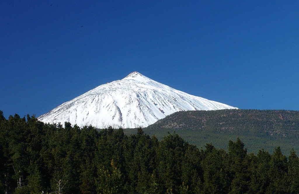 schneebedeckter Pico del Teide
im März 2006 auf Teneriffa entstanden. 

