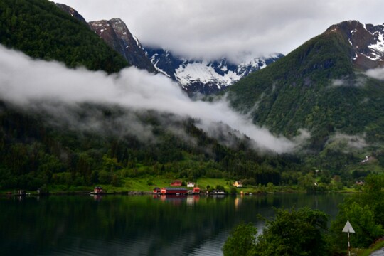 Norwegen001 In einem Seitenarm des Sognefjords