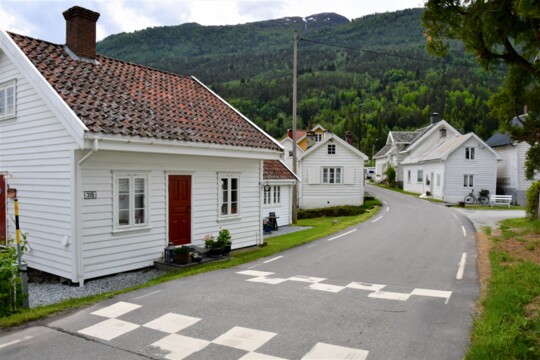eine Straße in Solvorn