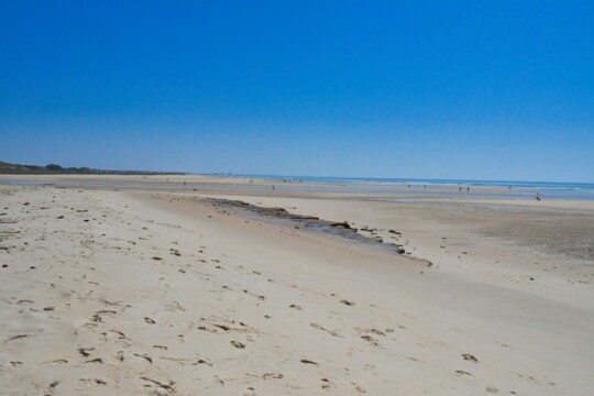 weitläufiger Strand bei Casela Velha